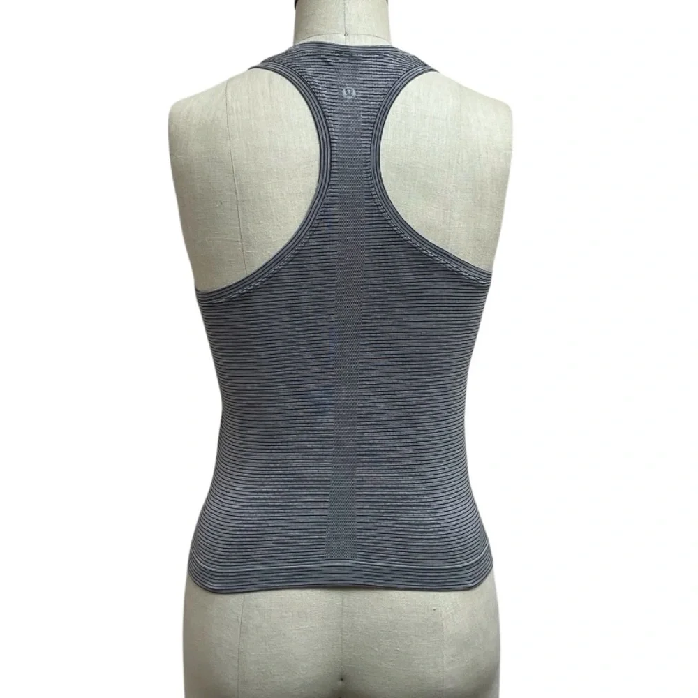 Swiftly Tech Racerback Tank Top in Grey Size 6